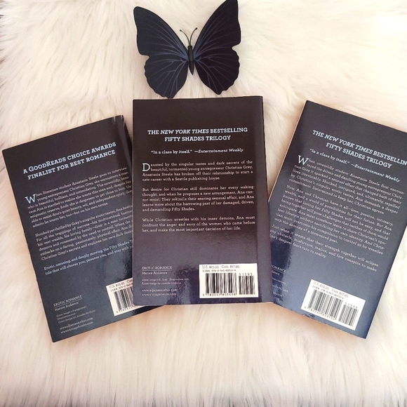 Fifty shades of grey trilogy - Picture 2 of 3